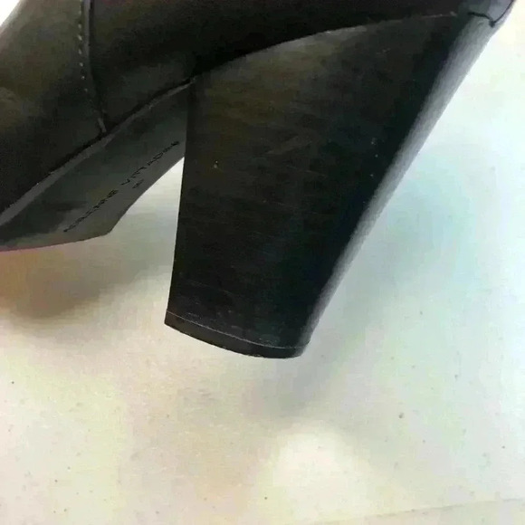 Adrienne Vittadini AV-Beach Womens Size 9 Black Leather Ankle Bootie Zip Sides - Picture 6 of 10